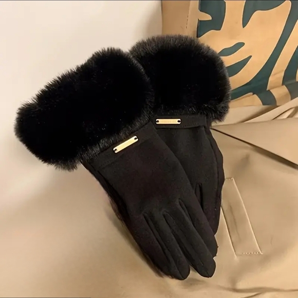 Accessories - Elegant Women's Black Faux Fur-Trimmed Fleece Lined Gloves NIP
